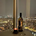 36th Floor Sky City- 2 Bedroom App Free Private Parking 아파트 *